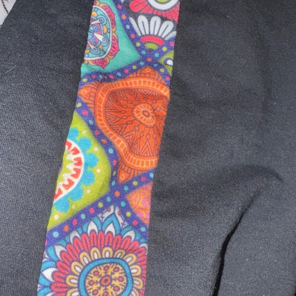 Colorful Patterned Black Top and Pants Set - Picture 12 of 13